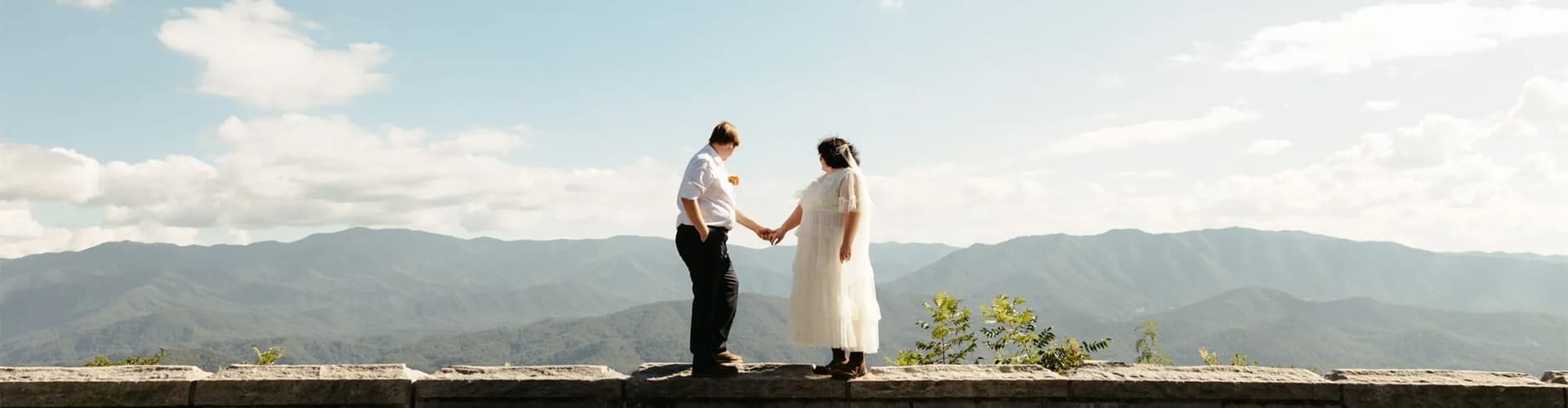 Smoky Mountain elopement guide — couple eloping in the Smoky Mountains